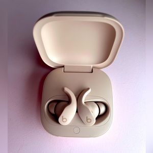 Kim x Beats ear buds - like new